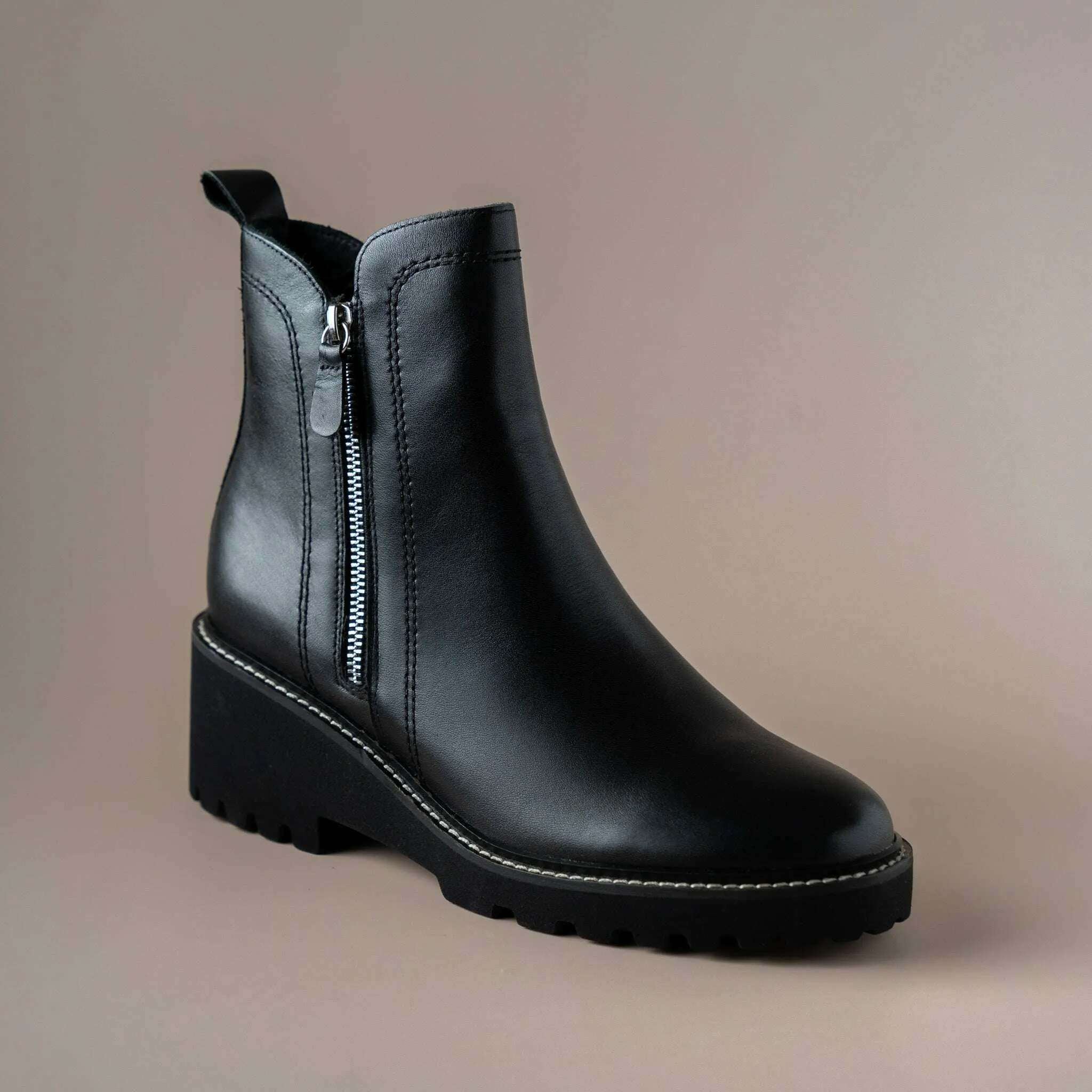 EOS - Parson - Black Leather Lug Sole Boot