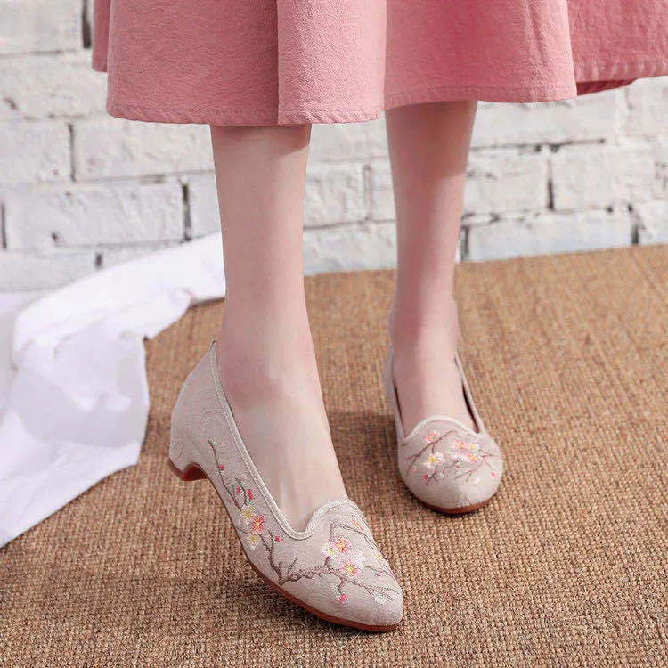 Women's Spring Ethnic Style Embroidered Height Increasing Canvas Shoes