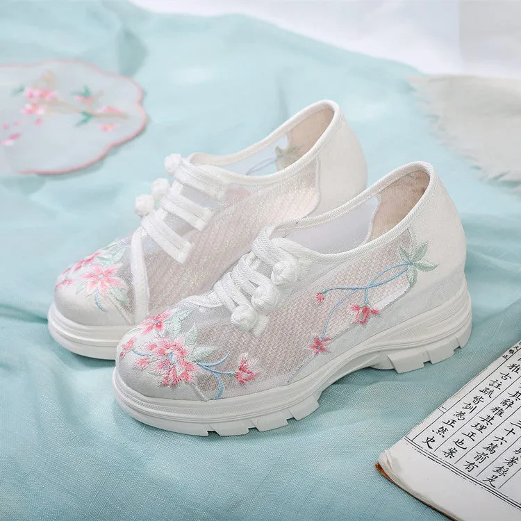 Women's Style Embroidered Ancient Height Increasing Canvas Shoes